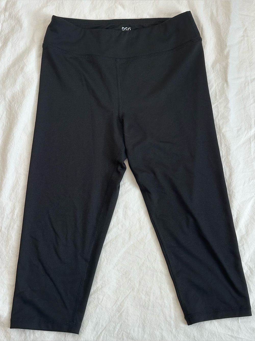 DSG Kids Black Active Capri Leggings- Size XL